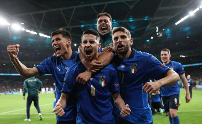 مباراةبرشلونةوأتلتيكومدريدصراعالعمالقةفيالليجا